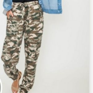 Love tree camo joggers